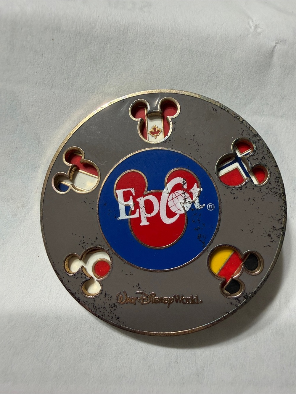 Disney spinner EPCOT Round Logo Pin year 2001
